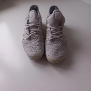 Nike vapormax plus  - Finna skor med bra pris - kan fråna om ni vill ha mindre pris - vanlig pris 1.600