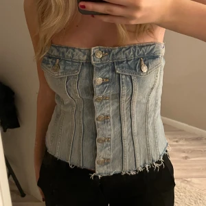 Supersnygg jeanstopp - Supersnygg jeanstopp, storlek M men liten i storlek❤️❤️