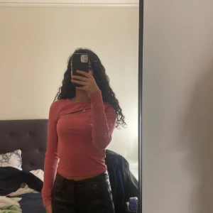 En rosa tröja - En jätte fin gullig rosa tröja