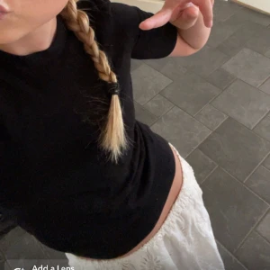 Tshirt  - Snygg lite tjockare tshirt från zara, använd några gånger bara 