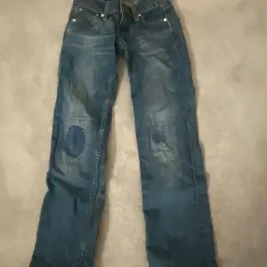 Säljer dessa ascoola Levis jeansen jag köpt på second hand! Fråga vad som helst!❤️😇