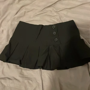 Miniskirt - superfin miniskirt, väldigt kort ksk 25-30 cm!