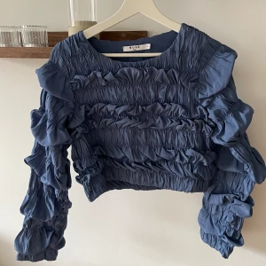 Topp NAKD - Storlek 36. 🩵