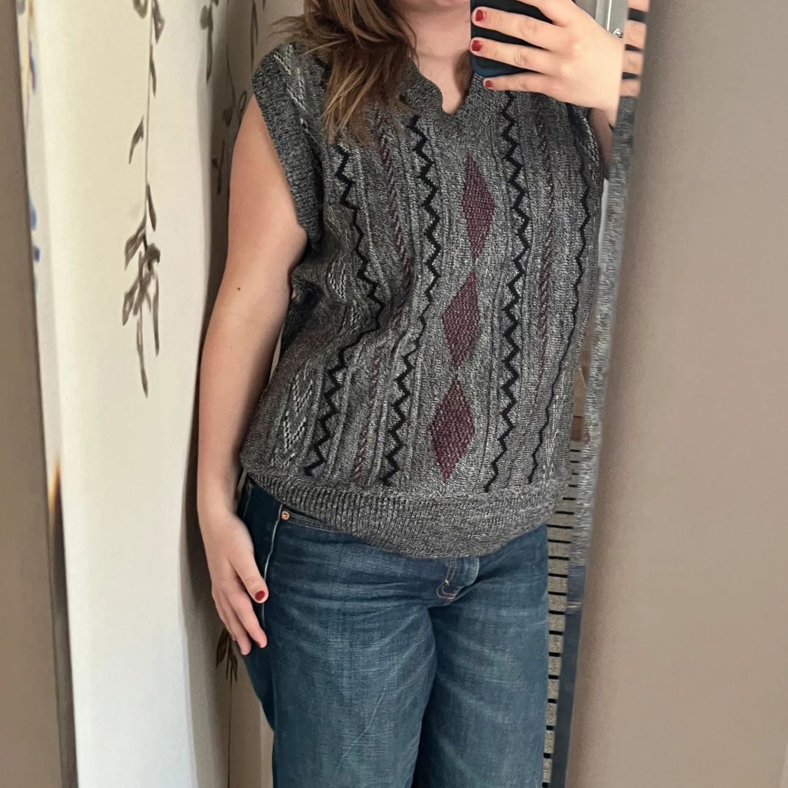 Stickad väst/tröja som är köpt second hand knappt använd  - 93