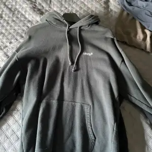 Jättefin Levis hoodie som endast är använd 2 gånger.