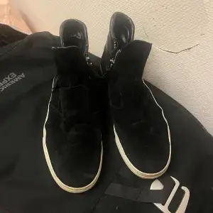 Svarta mocka sneakers från zara