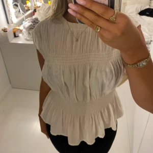 Smockad Topp - Skriv för frågor❤️