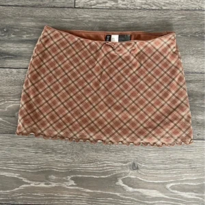 minikjol - Super söt minikjol som inte visar några tecken på användning! 