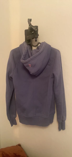 Peak performance  - Ny  Aldrig använt  Pris 150kr Nypris över 1000kr