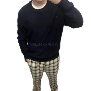 Zara Stickat - Säljer denna tröja från zara jag köpt men var alldeles för stor på mig. Nypris: 500 kr. Som ny helt enkelt. Kom gärna med frågor