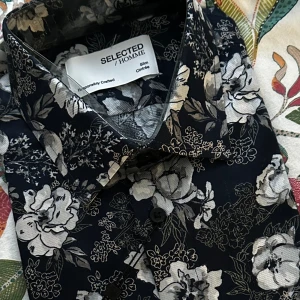 Skjorta från selected homme - Oanvänd skjorta från selected homme i storlek L