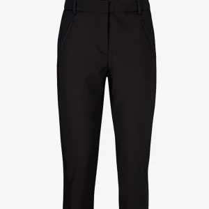 Vero moda kostymbyxor  - Svarta kostymbyxor från vero moda i strl xxs/32. Det sitter ett snöre i midjan (se sista bilden) för att de var för stora för mig innan men det går att dra ut om man vill. Fint skick 💞