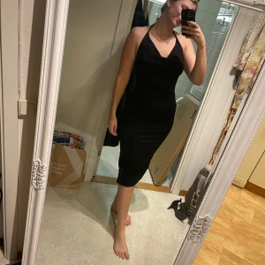 Meshklänninh - Fin klänning i meshtyg material men inte genomskinlig 