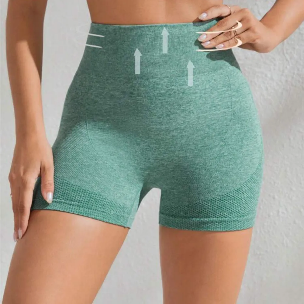 Säljer två tränings shorts, aldrig använda, storlek S, båda för 60 kr. Shorts.