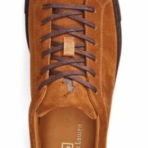 Ralph Lauren suede sneakers - Mycket bra skick, knappt använda. Köpta i februari i år . Kvitto finns, skickas endast. 