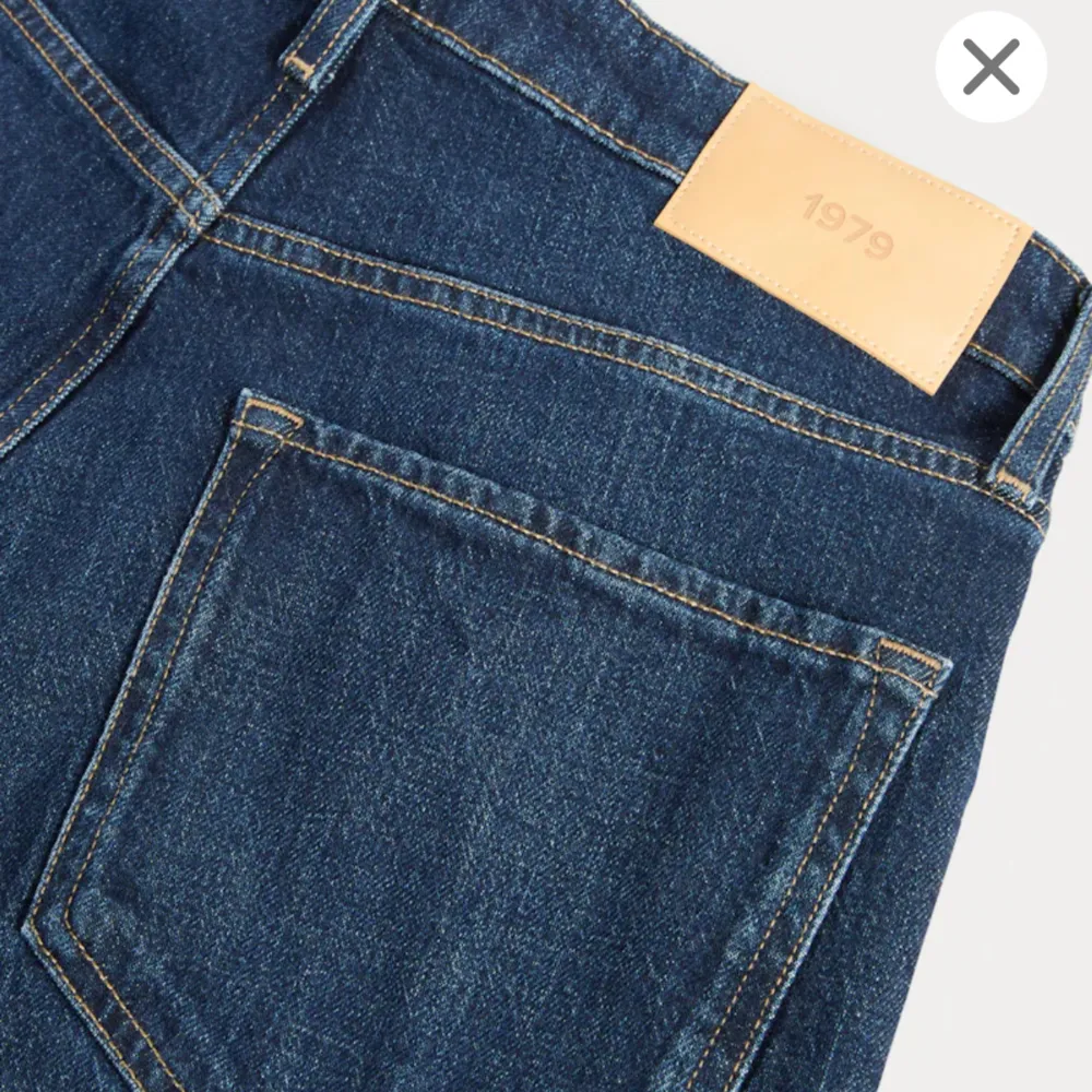 säljer dessa herr jeans ifrån cubus, säljer eftersom de är stora på mig och kommer då inte till användning! nypris är 499, perfekt skick! . Jeans & Byxor.