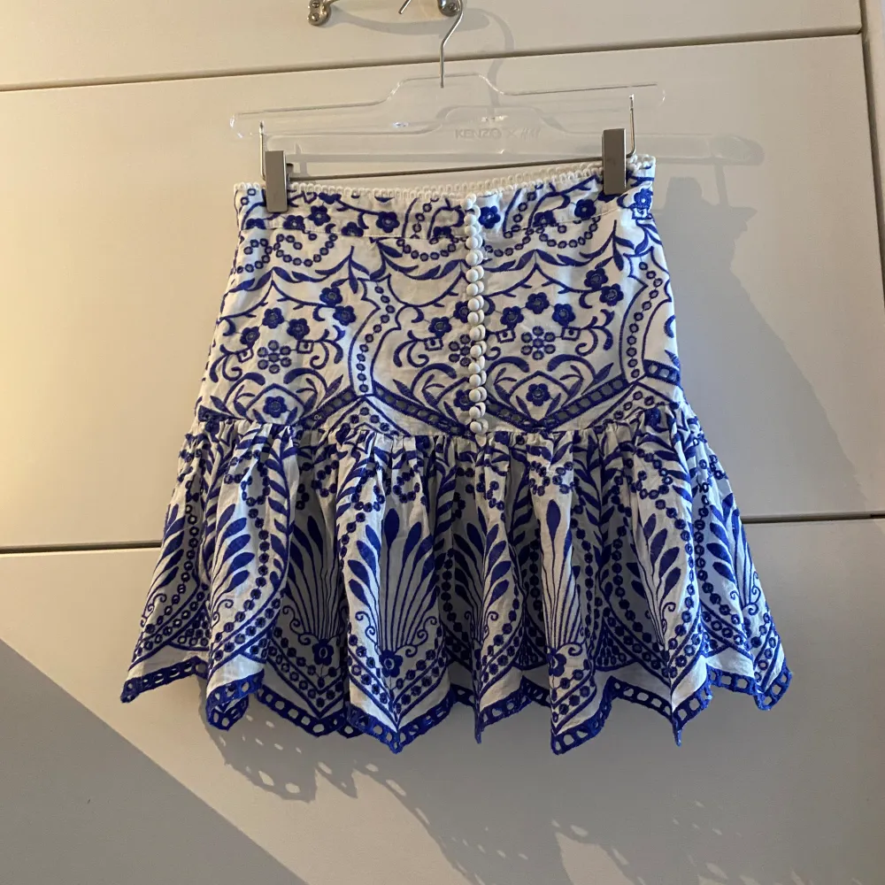 Jätte fin blå mönstring kjol! Inte använt så mycket så den är i bra skick!☀️💓. Kjolar.