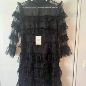 Fin svart klänning från BY Malina som aldrig är använd 