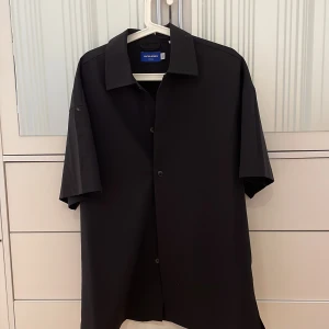 Jack & Jones - skjorta - Nyskick och köptes för 700kr 