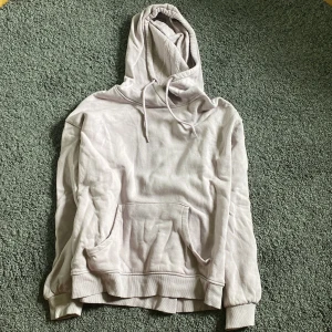 Hoodie  - Ljuslila hoodie från Lindex stl M  Fint skick 