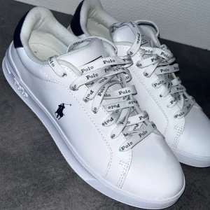 Polo Ralph Lauren skor  - Säljer mina polo Ralph lauren skor då de var för små, de är aldrig använda och är i ny skick. Pris kan även diskuteras