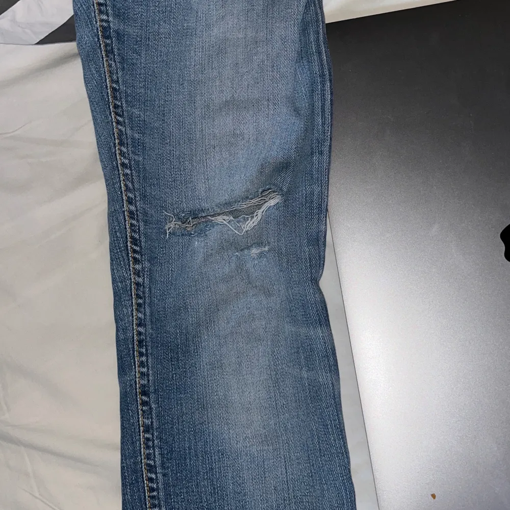 Tja säljer dessa schysta nudie Jeans få dem inte passar mig  Skick 9/10 pris kan diskuteras vid snabb affär  Kom dm vid övriga frågor . Jeans & Byxor.