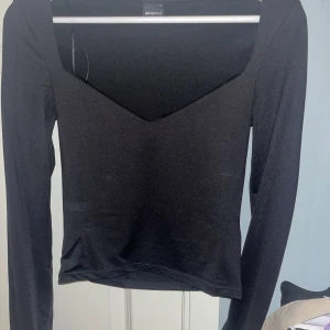 Oanvänt tröja från gina - Jätte fin tröja från Gina, helt oanvänt den va liten i storleken