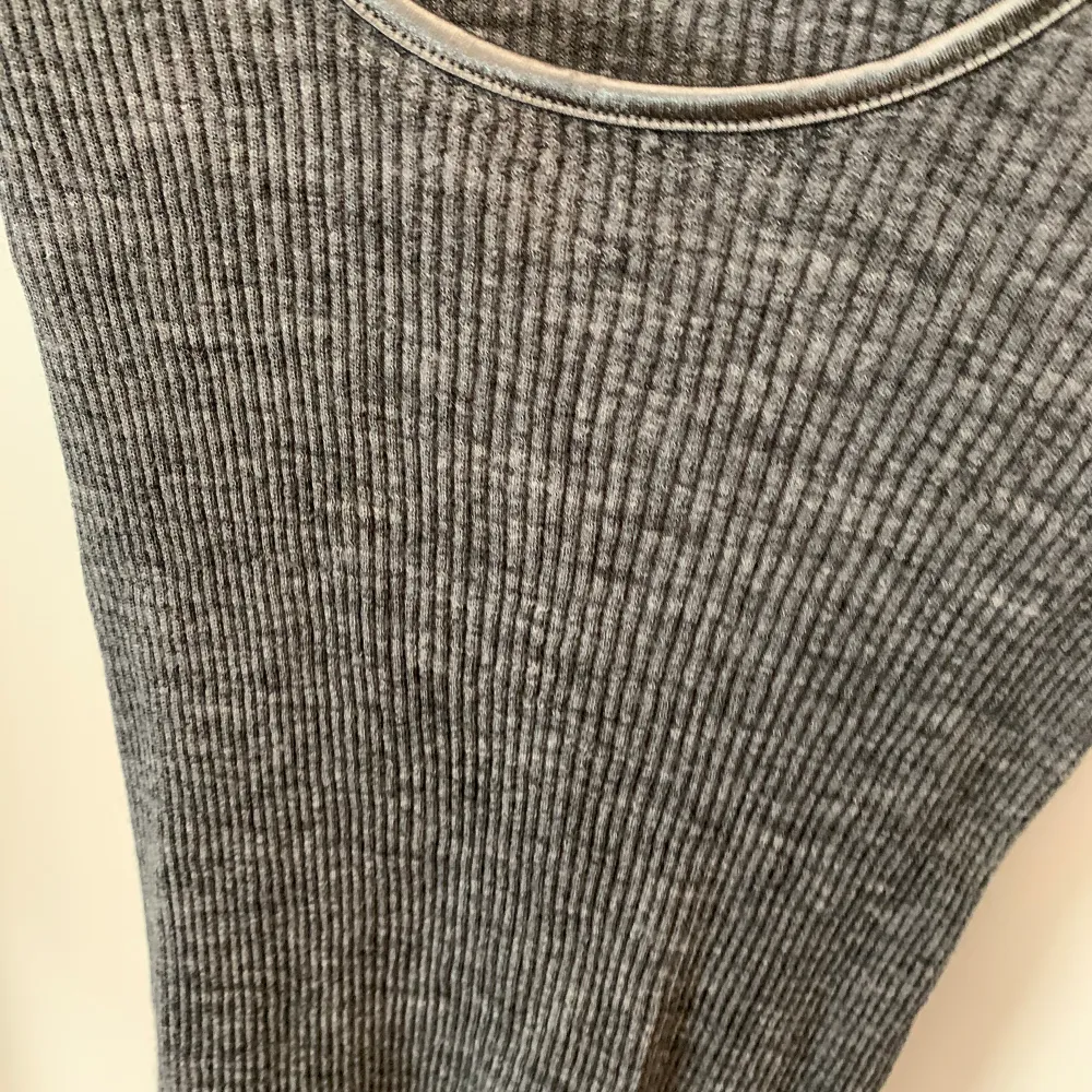 Denna fina mjuka tröjan ifrån Intimissimi är använd 1 gång 🩷den är som ny ! . Toppar.