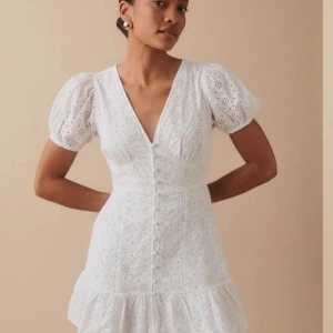 Studentklänning - Studentklänning från ginatricot, endast testad😊