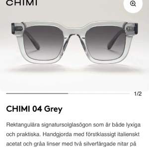 Chimi solglasögon 04 grey, köptes för 1200 Bra skick 