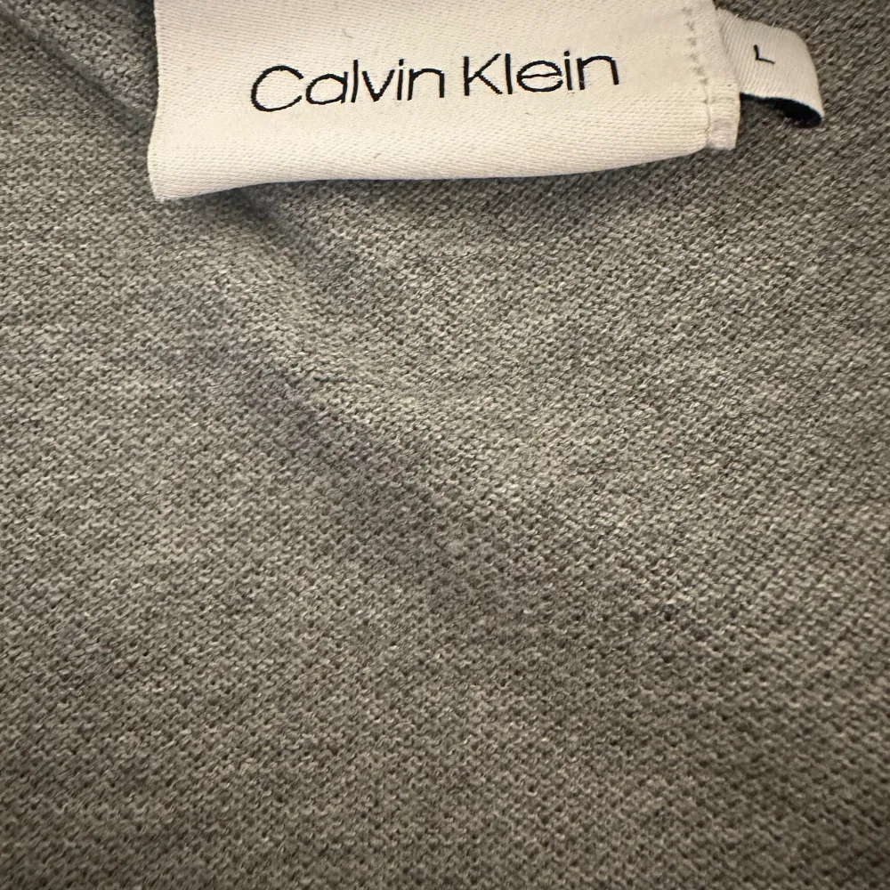 En skön Calvin Klein pické till sommaren. T-shirts.