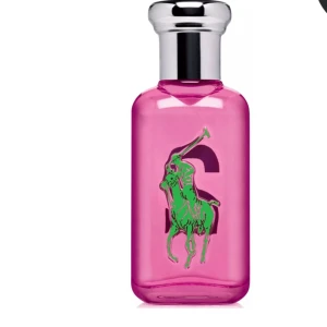 Ralph Lauren Parfym - Säljer min ralph lauren parym då jag inte använder den längre, det är hälften kvar
