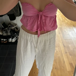 Rosa tröha - Säljer min rosa tröja från Shein som tyvärr inte kommer till användning! Storlek S, nypris 90kr!