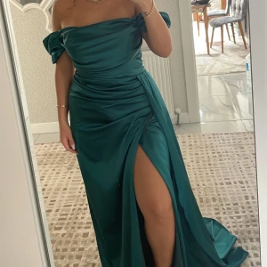 Grön balklänning - Använd endast 1 gång