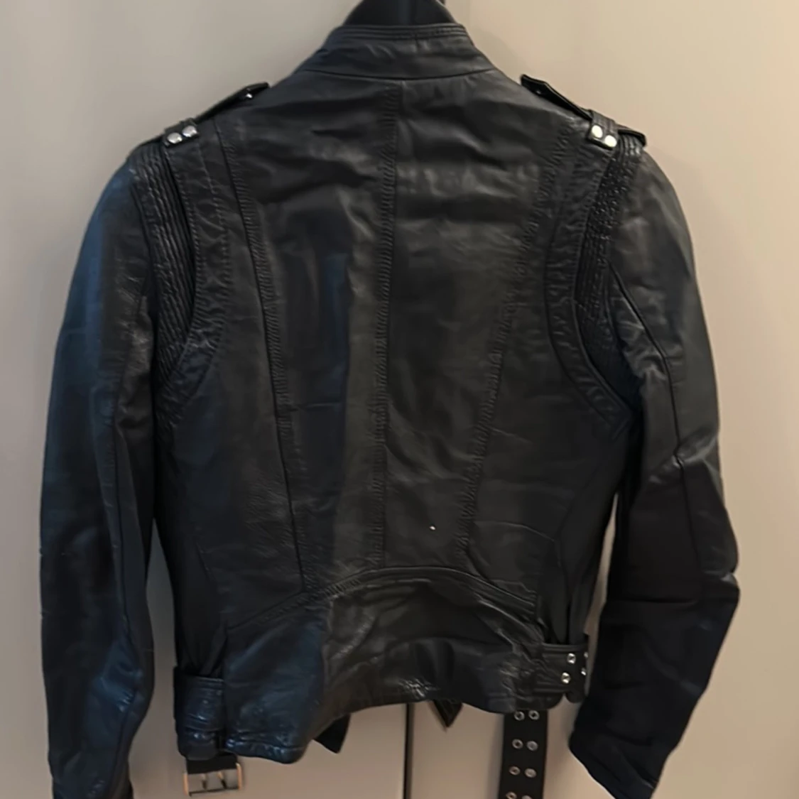 Svart skinnjacka från Jofama - 90