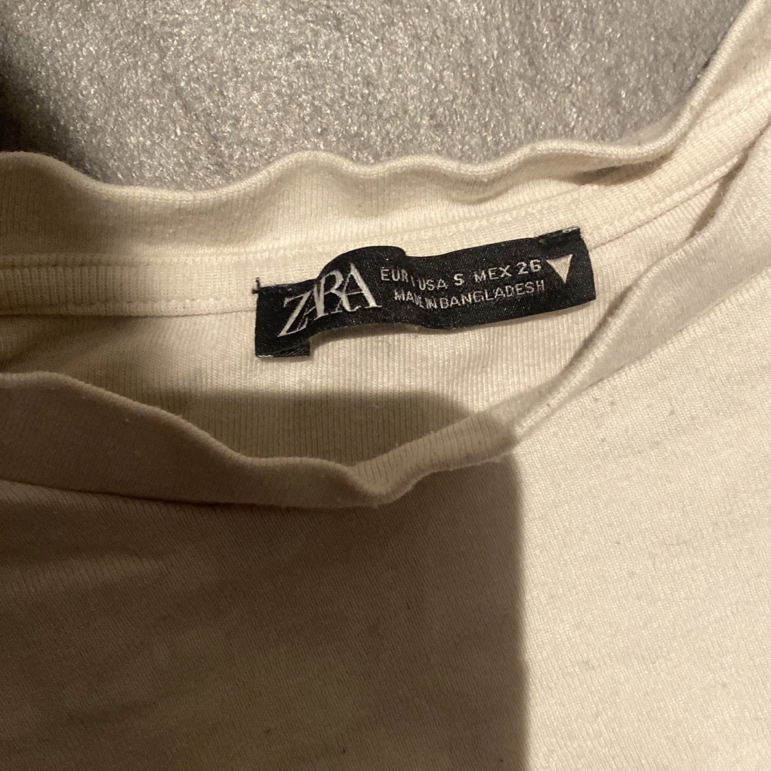 Långärmad-kroppad tröja, svart och vit - 91