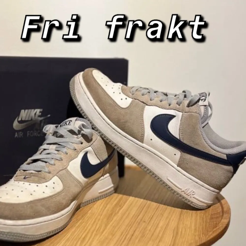 Ett par fina Nike Air Force 1 som är i okej skick. FRI FRAKT!. Skor.