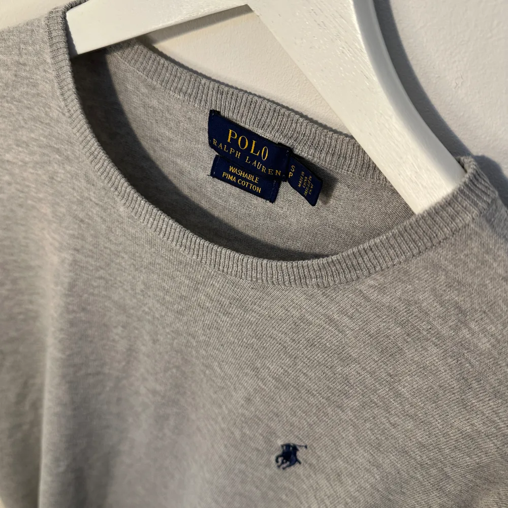  Säljer nu en Ralph Lauren tunnare sommar tröja | skick 10-10 ny utan prislapp inga tecken på användning | tveka inte att ta kontakt vid frågor . Tröjor & Koftor.