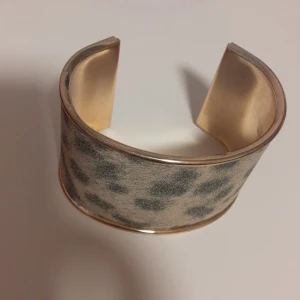 Armband prick - Leopard classic armband.