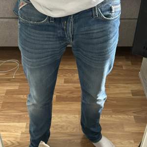 Ett par feta replay jeans, stl W28 L32 Modell waitom.