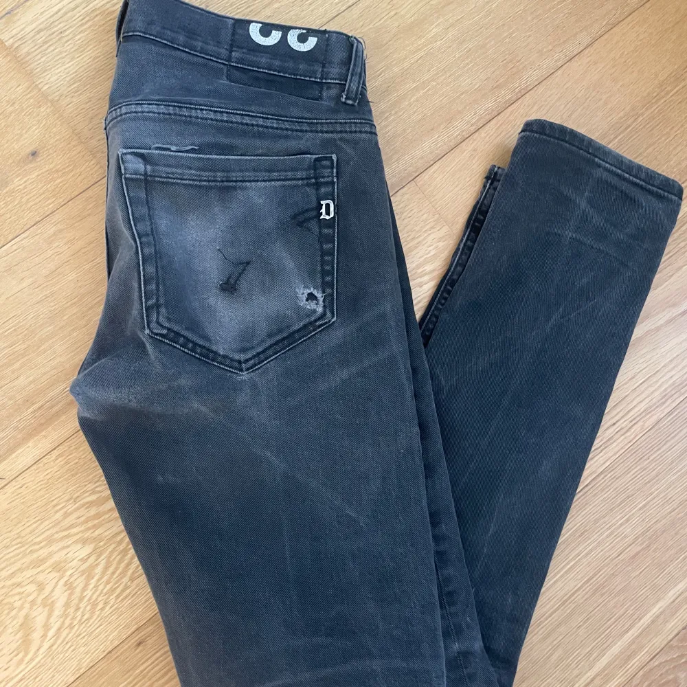 Bra skick detta är ett sjukt fynd bland de billigaste dondupsen du kan hitta. Jeans & Byxor.