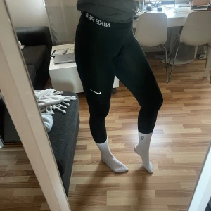 Nike pro tights - Nike PRO tights i storlek M. Sparsamt använda.