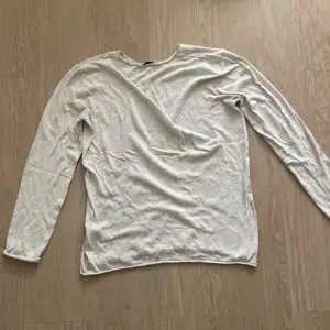 Grå/vit XXL tröja i mycket bra skick!