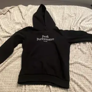Peak performance hoodie storlek 160❤️