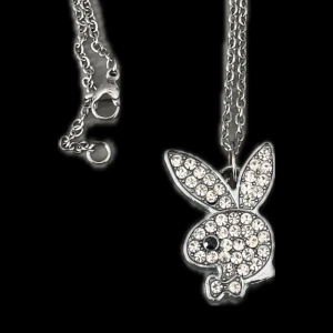 PLAYBOY HALSBAND - säljer detta asfeta playboy halsbandet som jag inte har nån användning för😭😭😥😥 kom gärna med prisförslag 