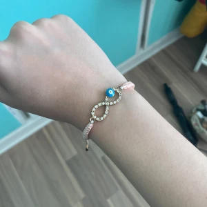 Rosa armband (ögat) - Fint armband men har aldrig använt, köpte i Grekland :))