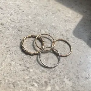 Säljer dessa fina ringar aldrig använda för de är lite små men jätte fina