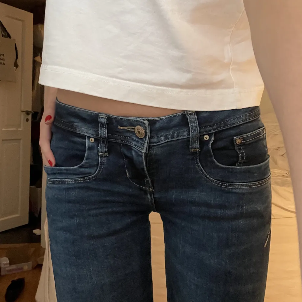 Jeans från Ltb i modellen valerie. Fint skick i storlek 25/36💞. Jeans & Byxor.