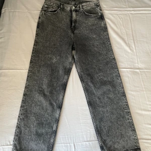 Jeans från weekday  - Använder inte bra skick