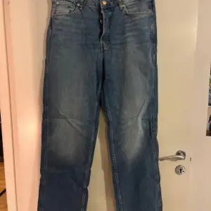 Jeans med vida ben från Zara. 